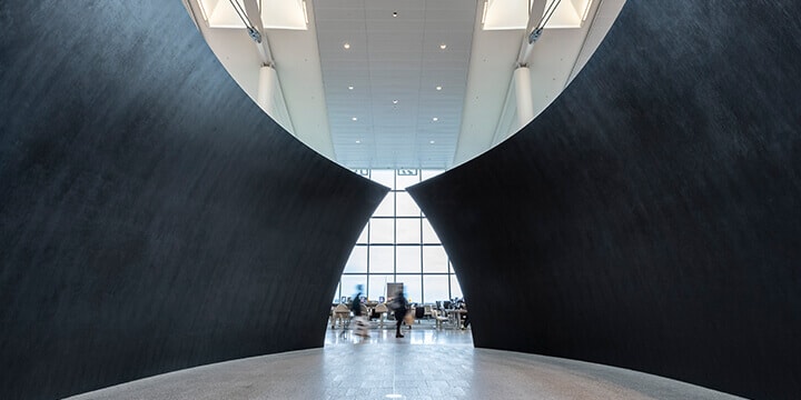 Tilted Spheres par Richard Serra